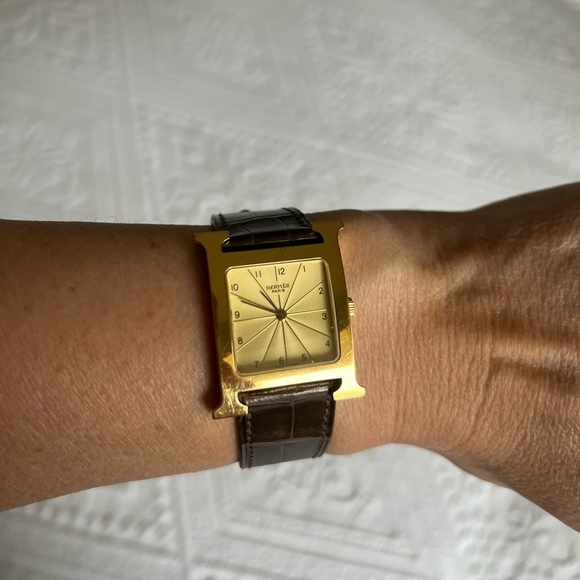 Hermes Heure H watch, 18k plated, small model 25mm. Current retail $5k+ - Picture 13 of 14